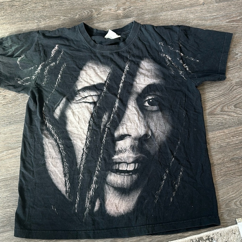 Vintage bob marley t shirt 90s black and white singer band tee